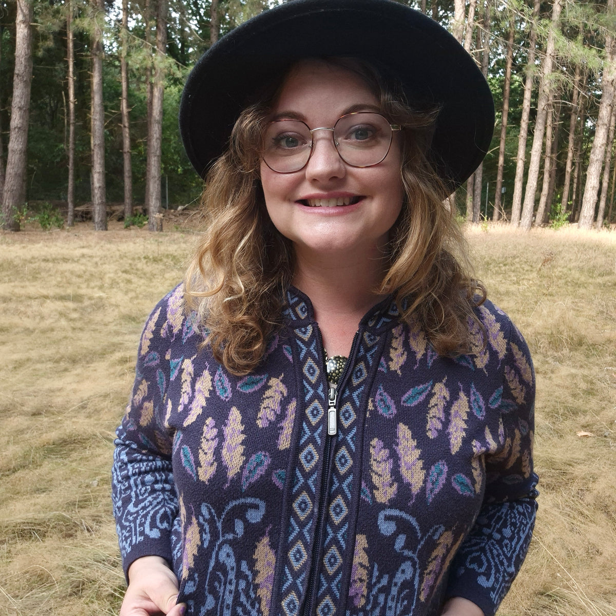 Vintage Stijl Jacquard Vest met Paisley & Veren Print - Blauw/Multi. Korte maat 40.Uniek item heb ik maar 1 van.