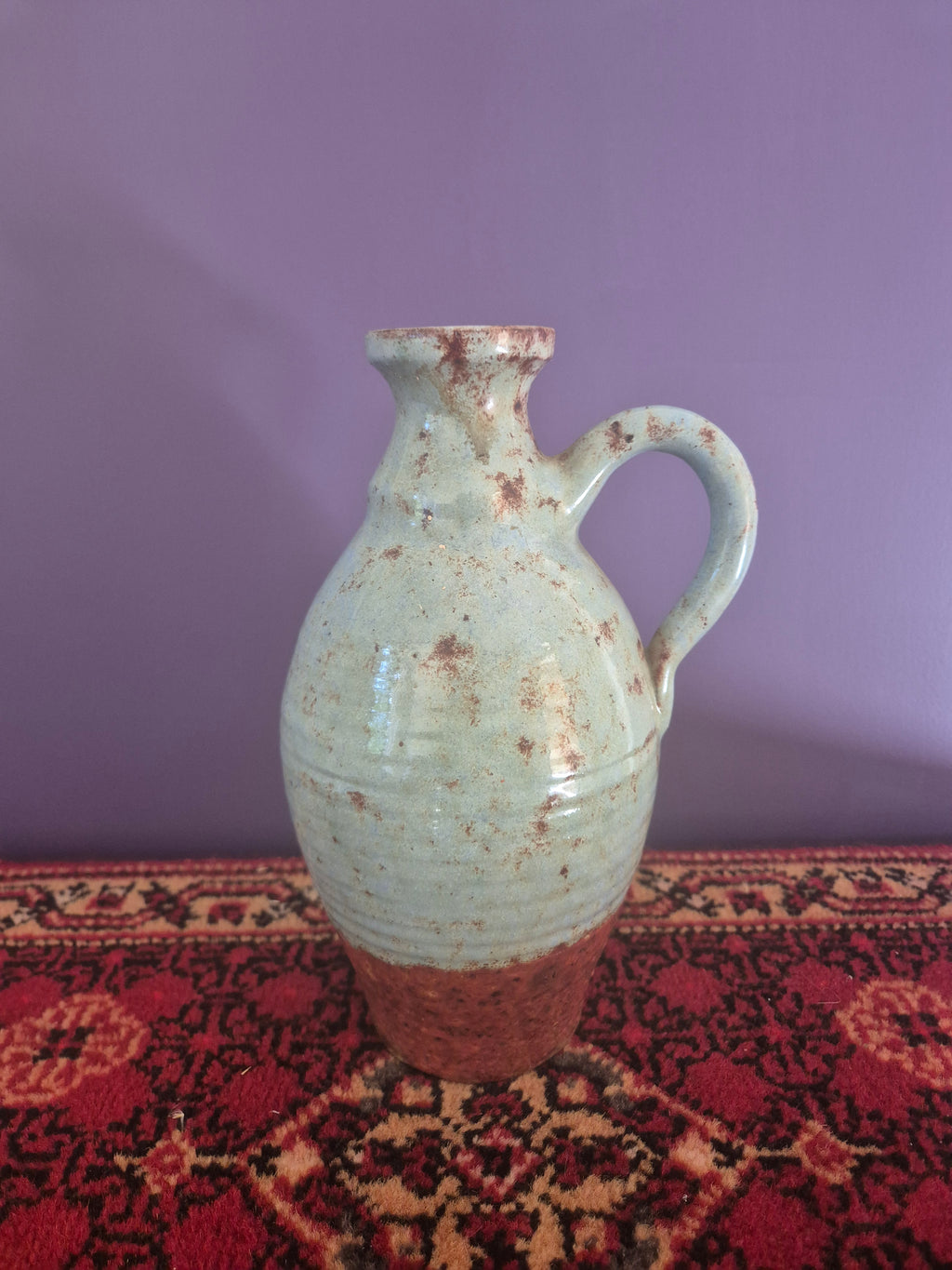 Vintage Handgemaakte Keramische Kruik – Celadon Blauw & Terracotta – Studio Pottery Japandi Stijl