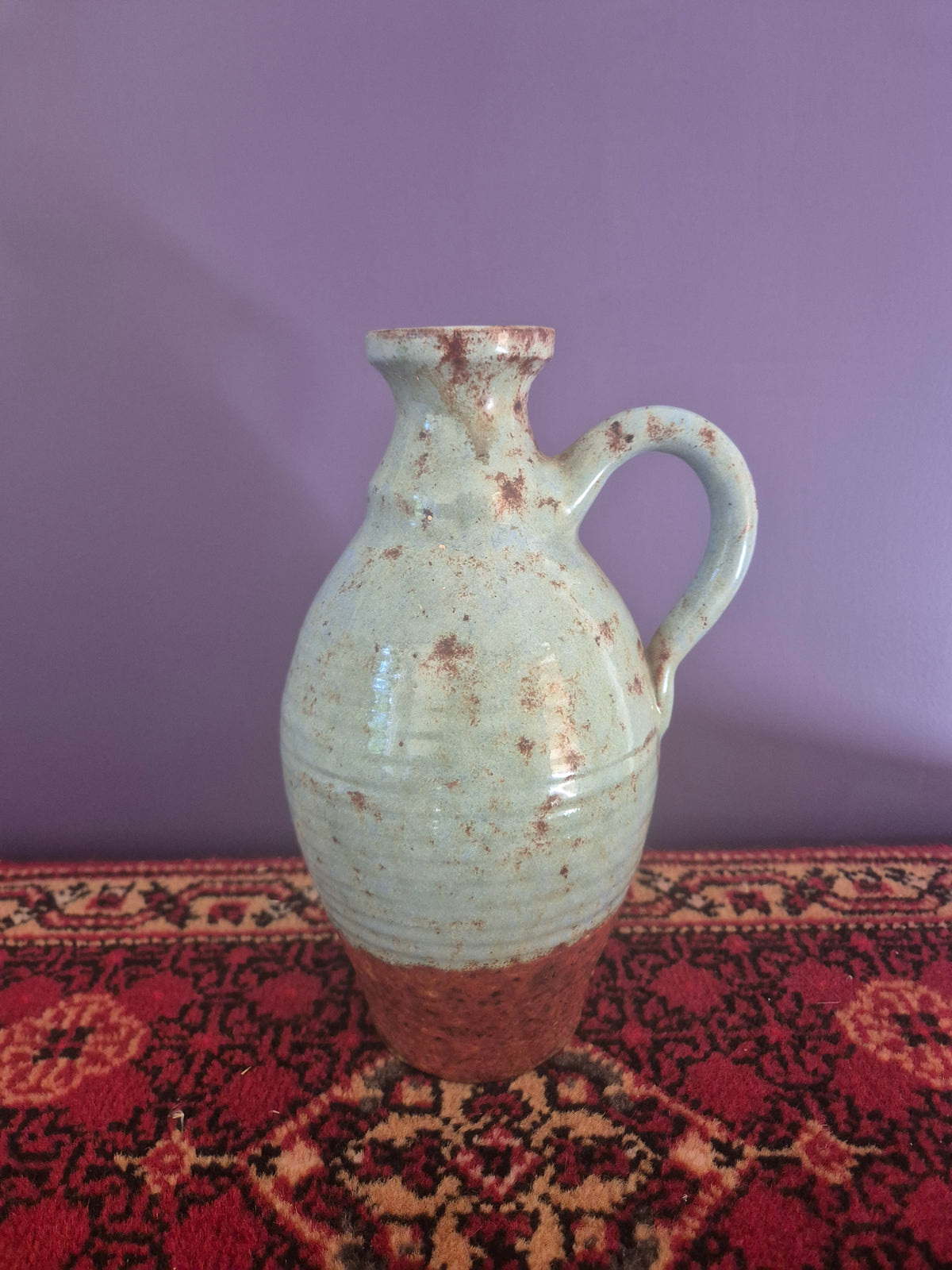 Vintage Handgemaakte Keramische Kruik – Celadon Blauw & Terracotta – Studio Pottery Japandi Stijl